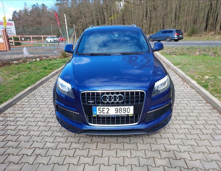 Audi Q7 8