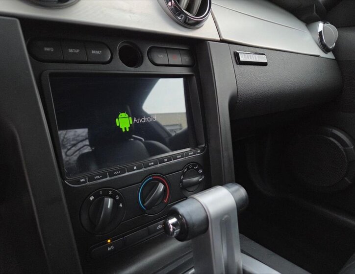 Ford Mustang Kupé 4,0 l 151 kw