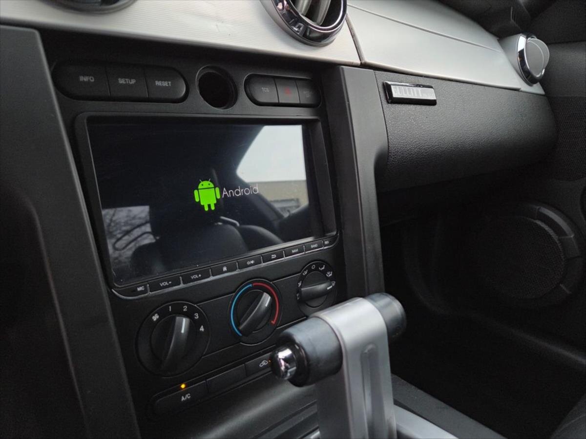 Ford Mustang Kupé 4,0 l 151 kw