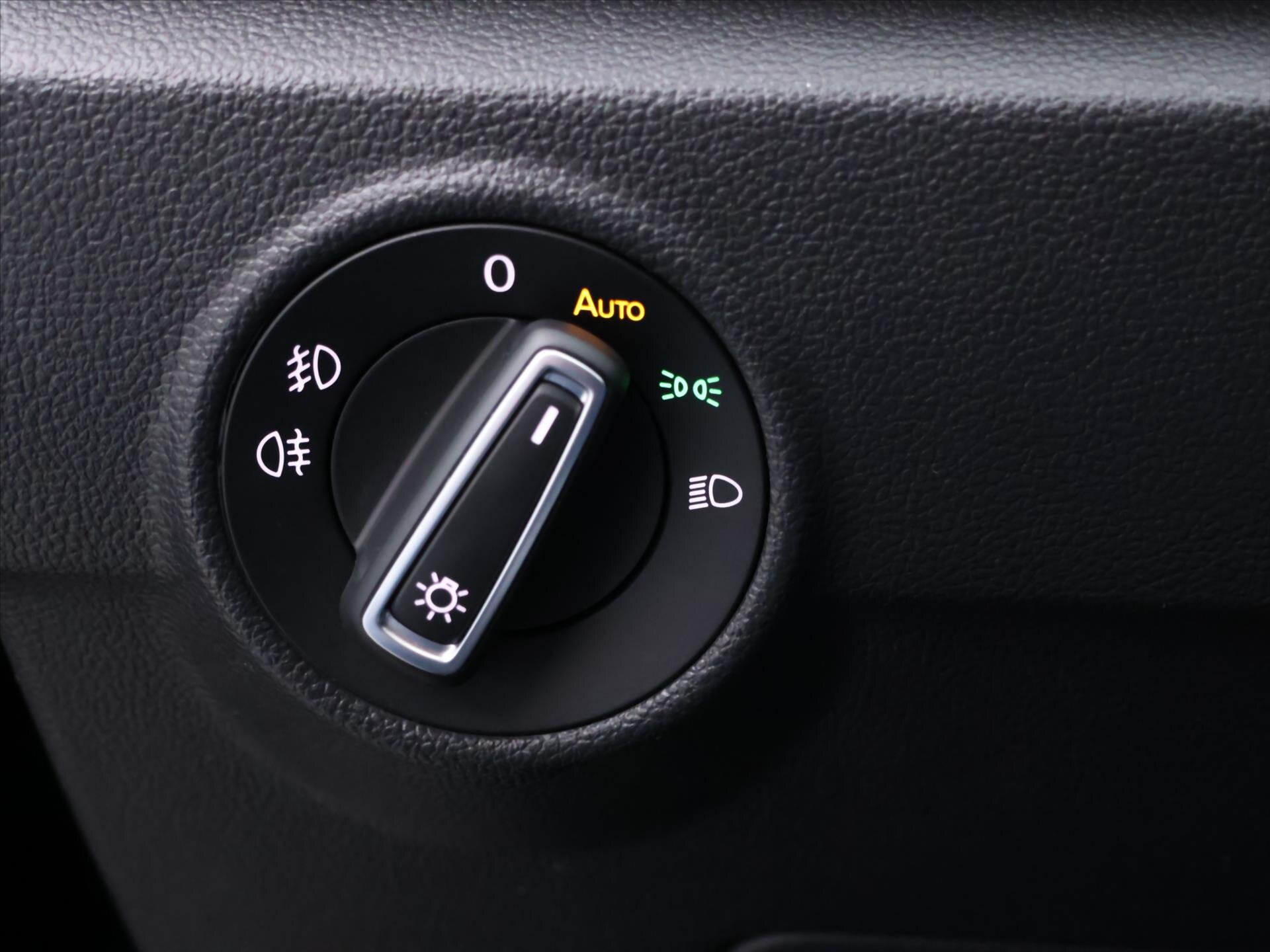 Volkswagen T-Roc SUV / Terénní 999,0 85 kw