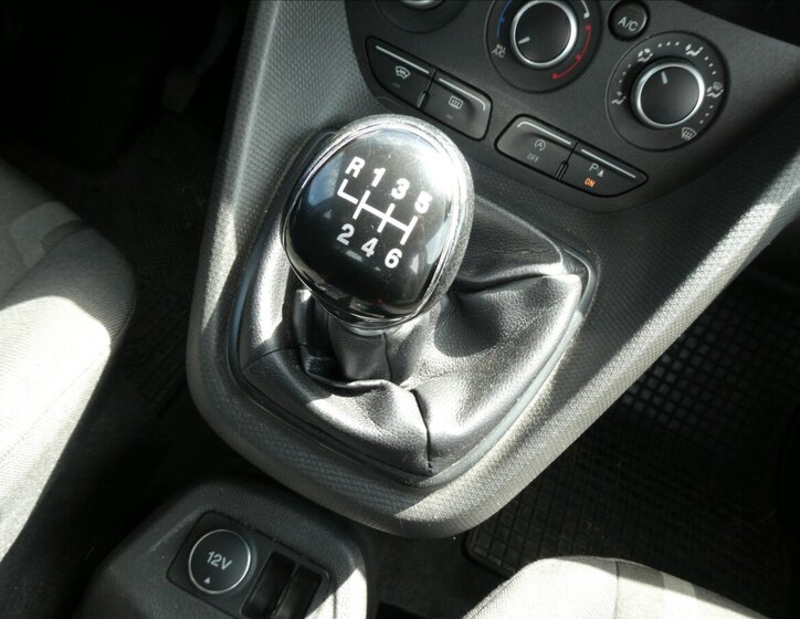 Ford Tourneo Connect MPV 998,0 74 kw