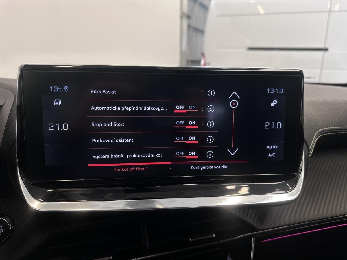 Peugeot 2008 SUV 1,2 l 114 kw