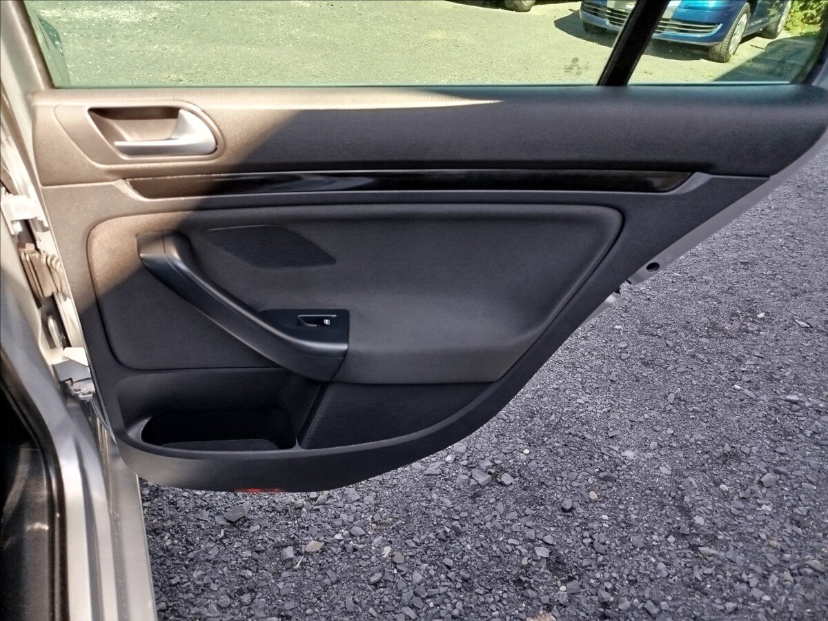 Volkswagen Golf Kombi 2,0 l 103 kw