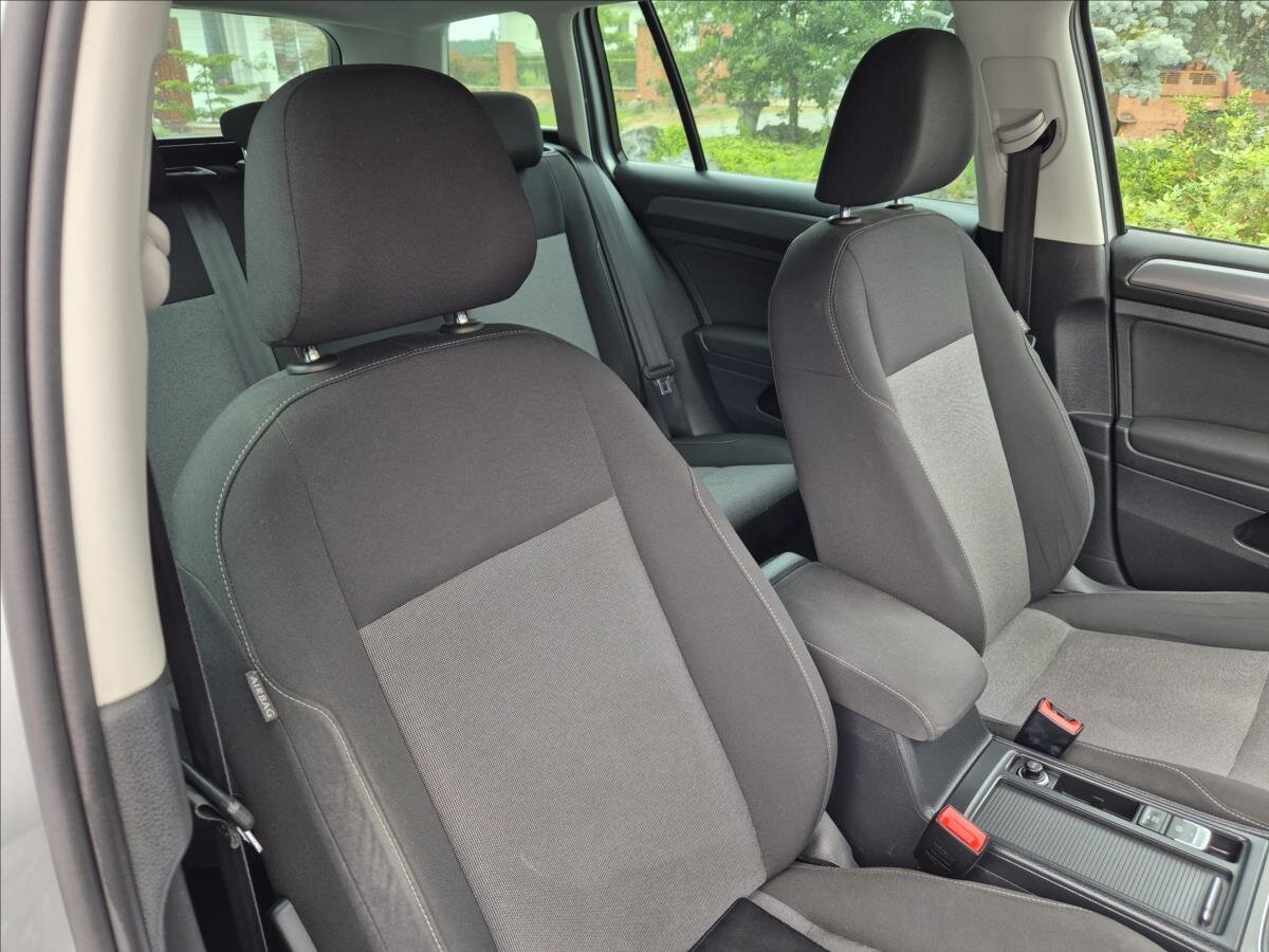 Volkswagen Golf Kombi 1,6 l 81 kw