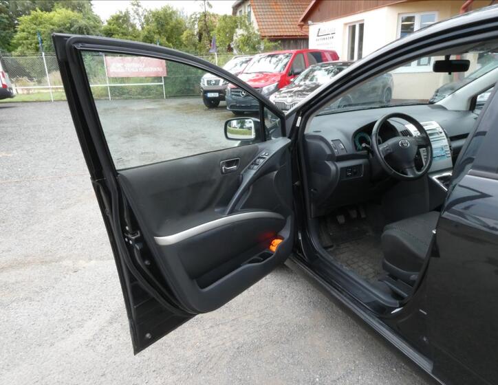 Toyota Corolla Verso 12