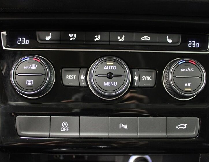 Volkswagen Touran Kombi 1,5 l 110 kw