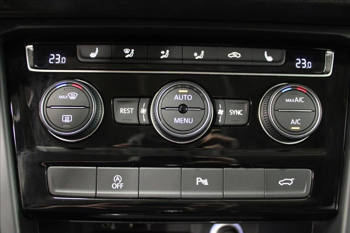 Volkswagen Touran Kombi 1,5 l 110 kw