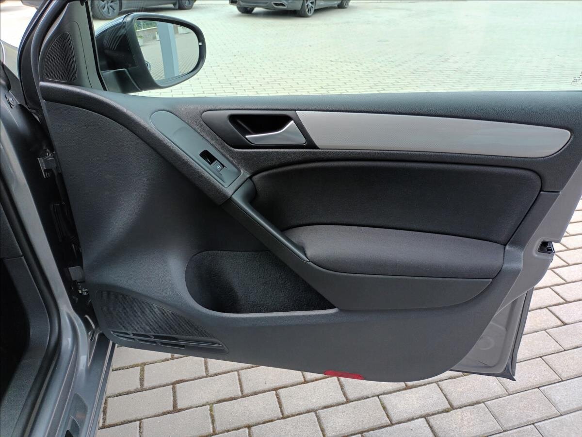 Volkswagen Golf Hatchback 1,2 l 63 kw