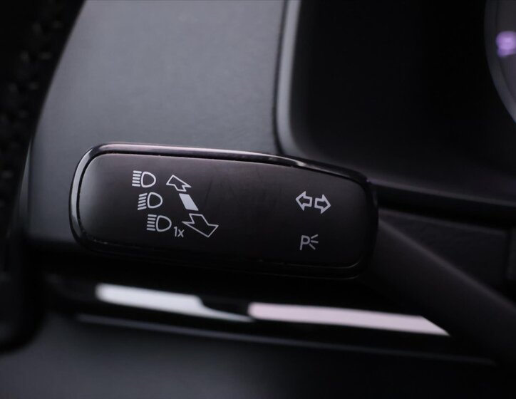 Škoda Karoq SUV 1,5 l 110 kw