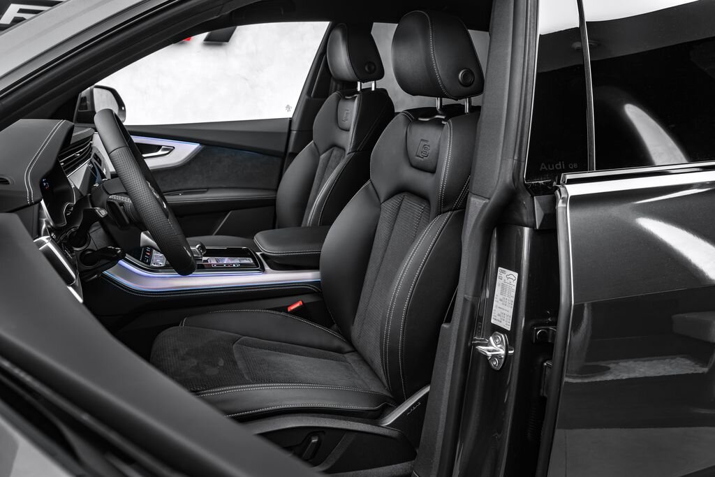Audi Q8 SUV / Terénní 3,0 l 210 kw