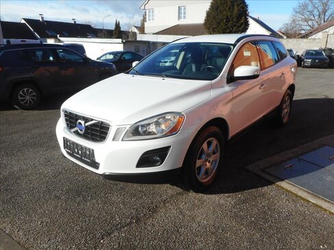 Volvo XC60 SUV 2,4 l 120 kw