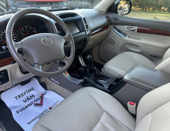 Toyota Land Cruiser 33