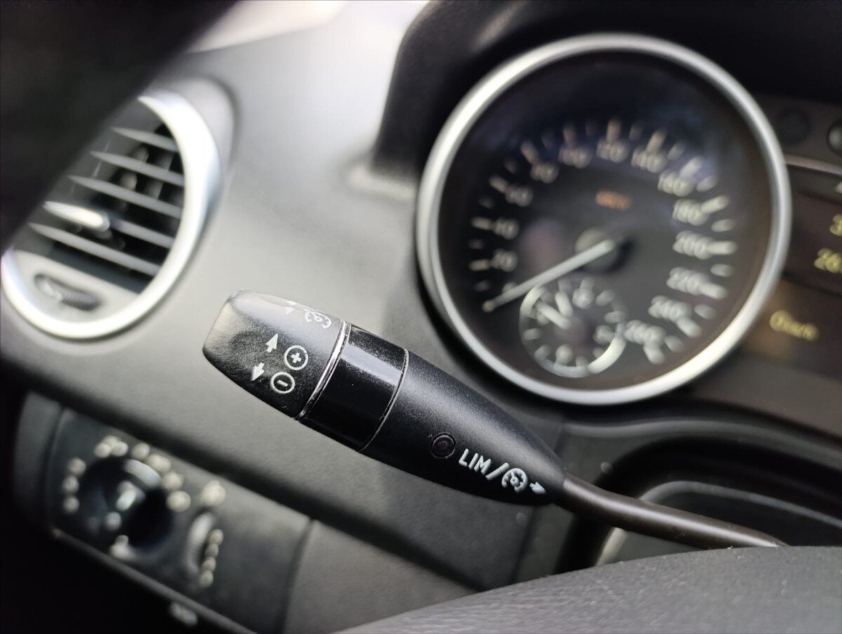 Mercedes-Benz Třídy M SUV / Terénní 3,0 l 165 kw