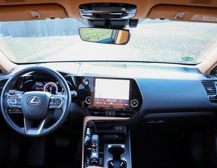 Lexus NX 450h plus SUV / Terénní 2,5 l 136 kw