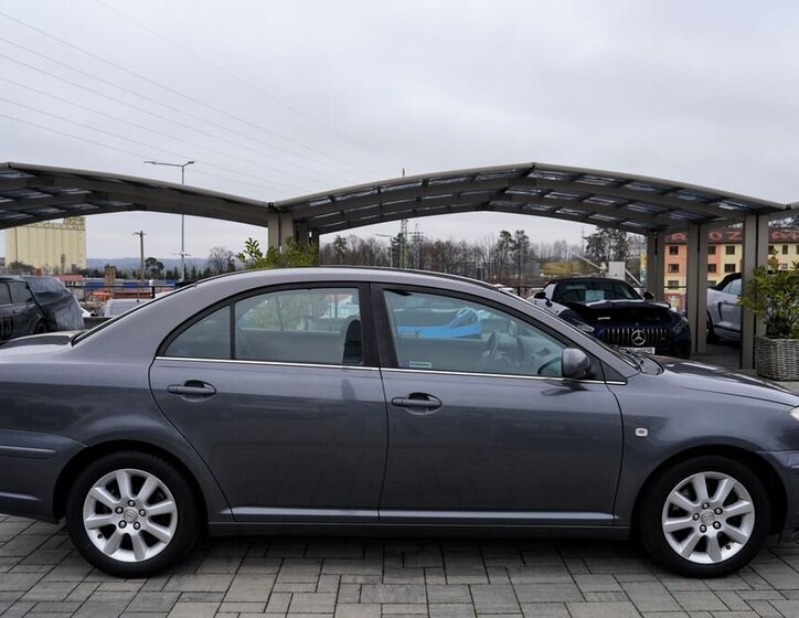 Toyota Avensis 7
