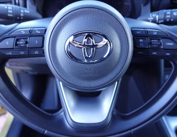 Toyota Yaris Cross 26
