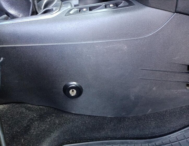 Peugeot 301 Sedan 1,6 l 68 kw