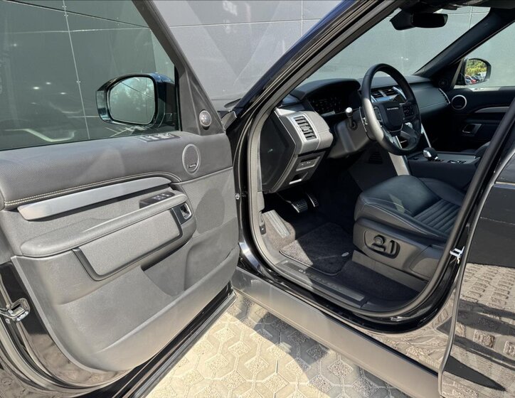 Land Rover Discovery 10