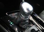 Toyota C-HR SUV 2,0 l 112 kw