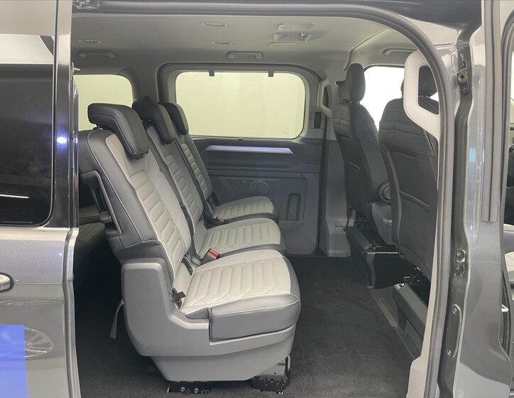 Volkswagen Caravelle 14