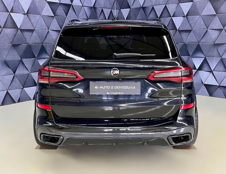 BMW X5 SUV / Terénní 4,4 l 457 kw
