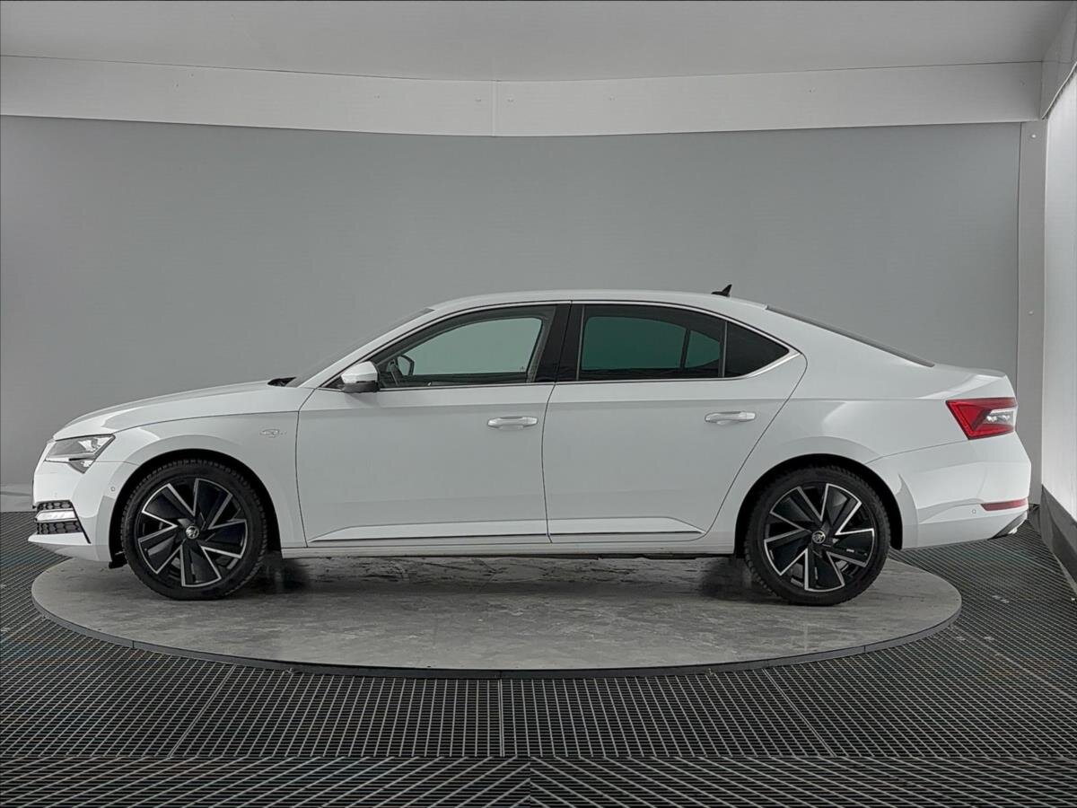 Škoda Superb Liftback 1,4 l 160 kw