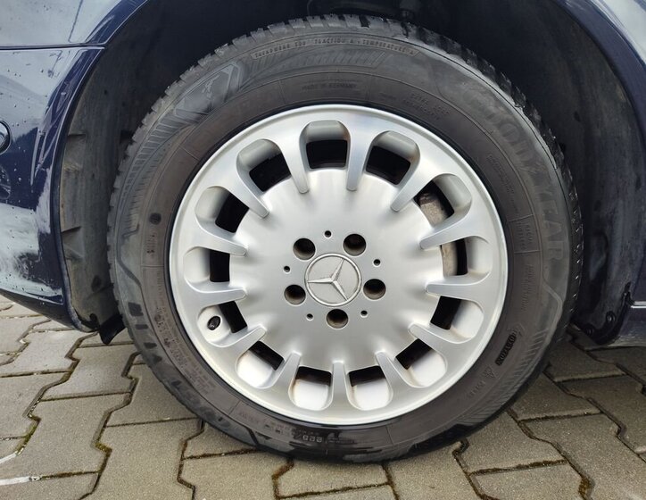 Mercedes-Benz Třídy E Sedan 2,7 l 130 kw