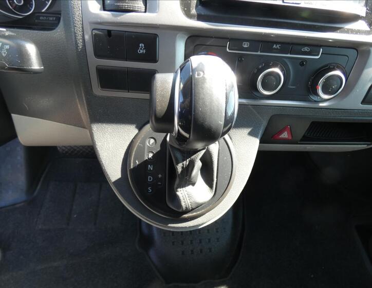 Volkswagen Transporter 8