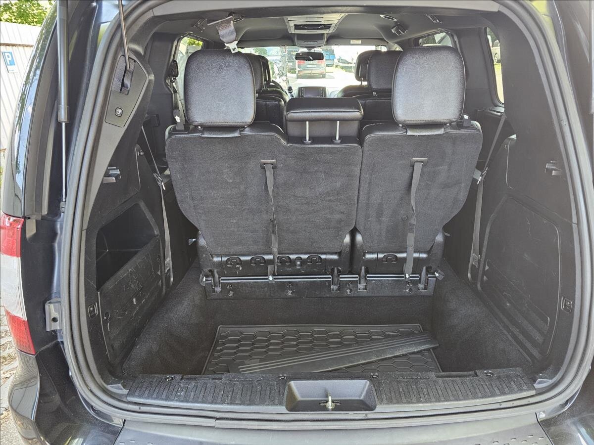 Lancia Voyager MPV 2,8 l 130 kw