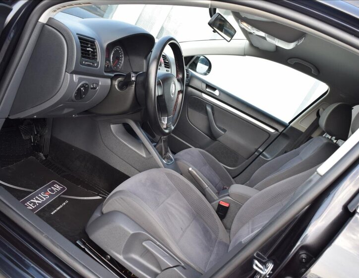 Volkswagen Golf Kombi 1,6 l 75 kw