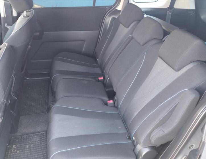 Mazda 5 9