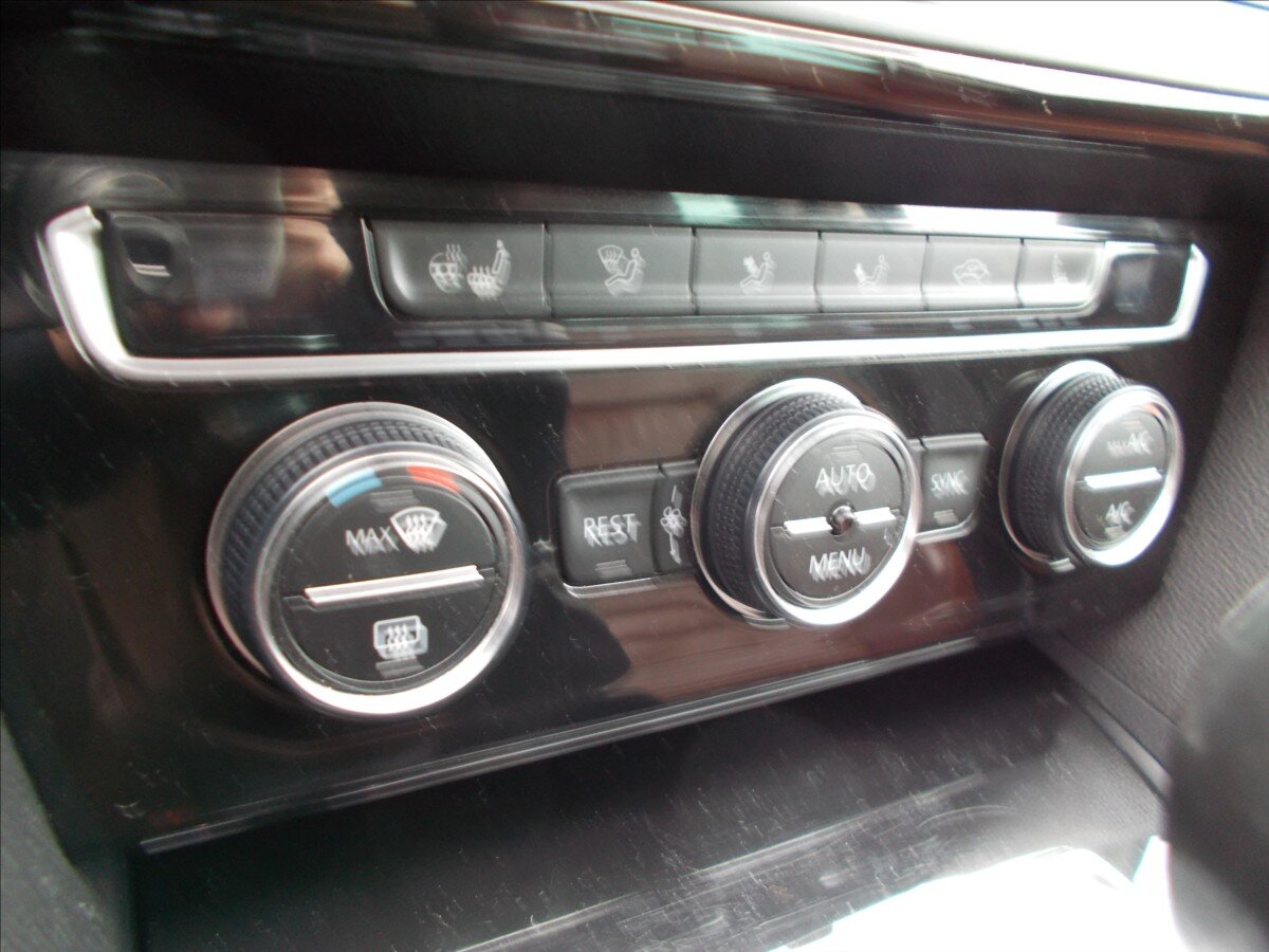 Volkswagen Passat Kombi 1,4 l 110 kw