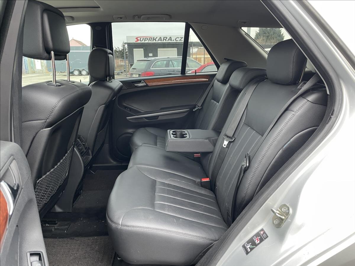 Mercedes-Benz Třídy M SUV / Terénní 3,5 l 200 kw