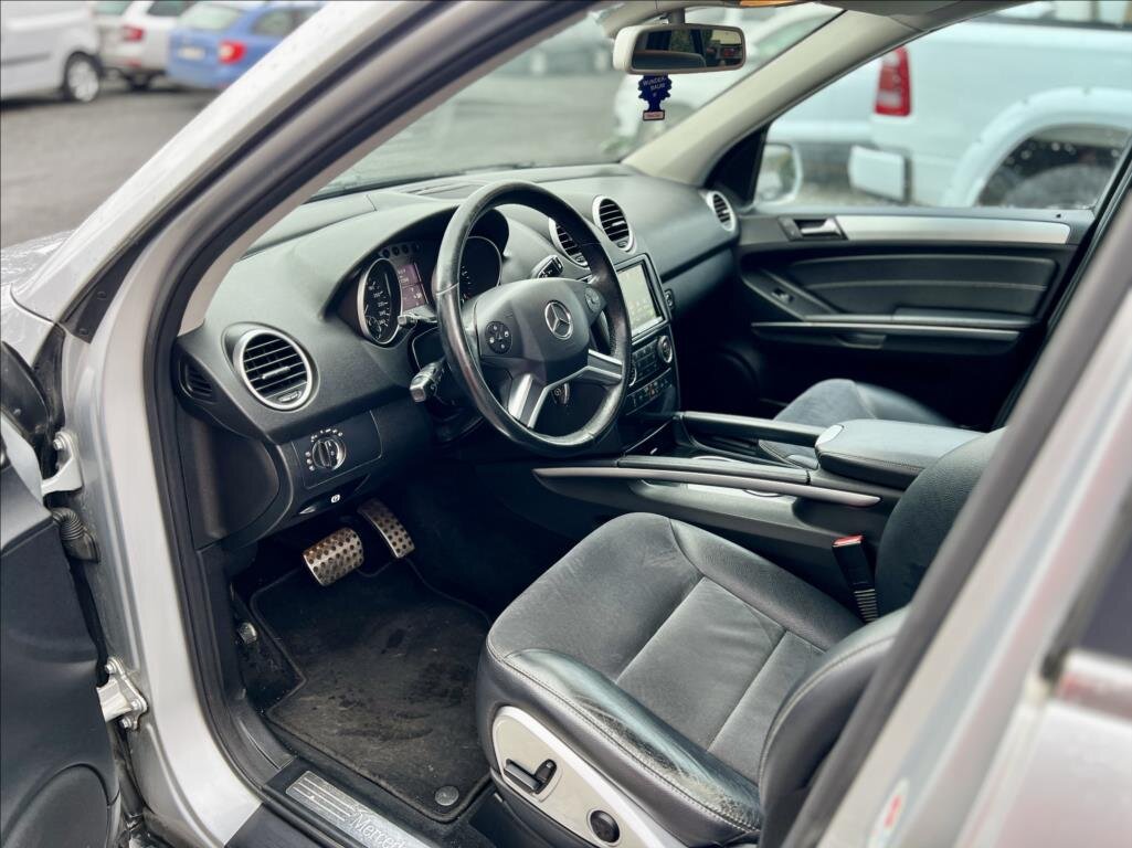 Mercedes-Benz Třídy M SUV 3,0 l 165 kw