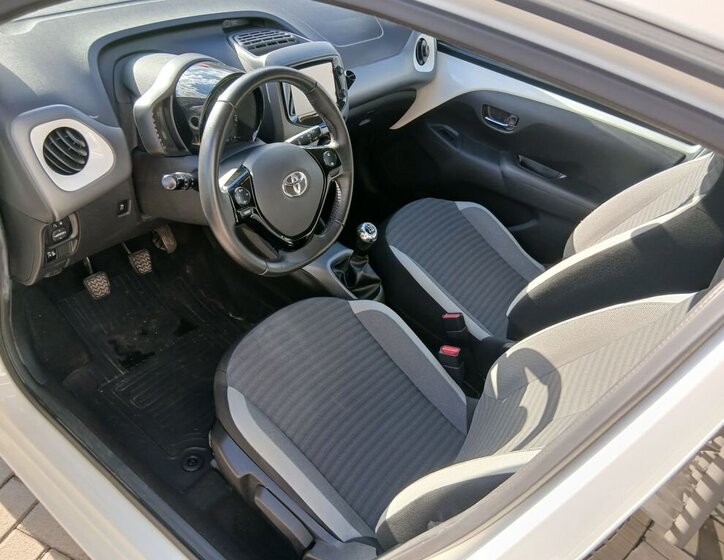 Toyota Aygo Hatchback 998,0 53 kw