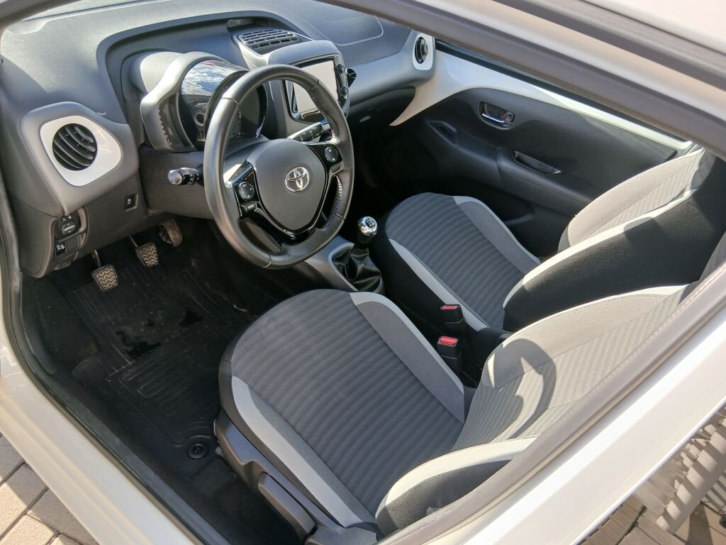 Toyota Aygo Hatchback 998,0 53 kw