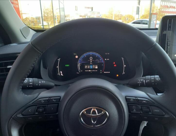 Toyota Yaris Cross 14