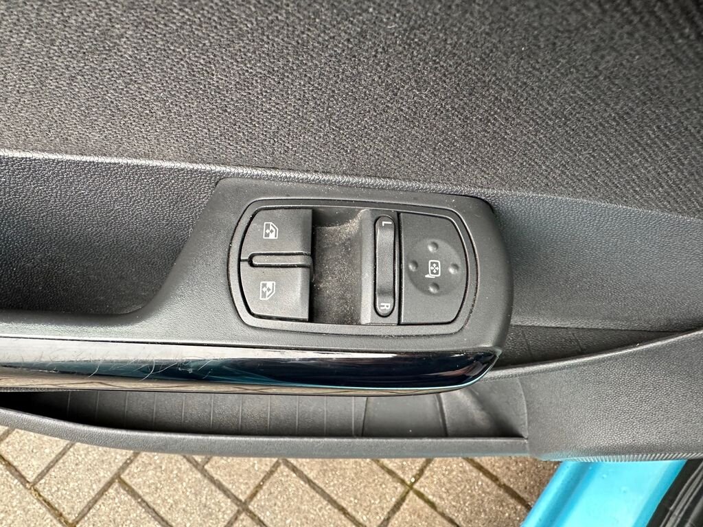 Opel Corsa Hatchback 1,4 l 64 kw