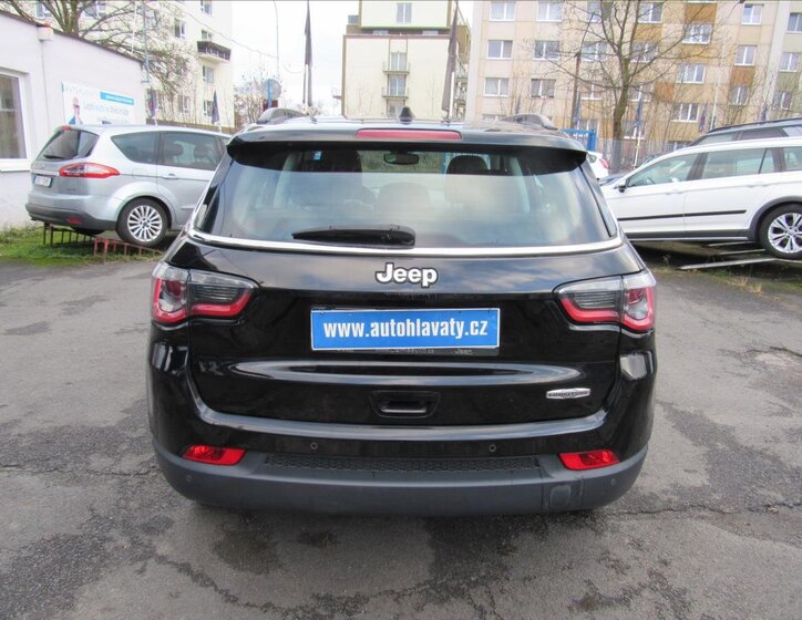 Jeep Compass SUV 1,4 l 103 kw