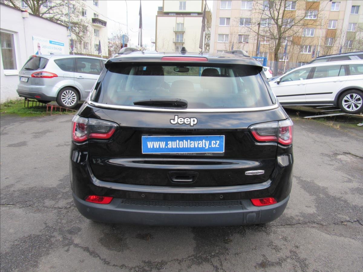 Jeep Compass SUV 1,4 l 103 kw