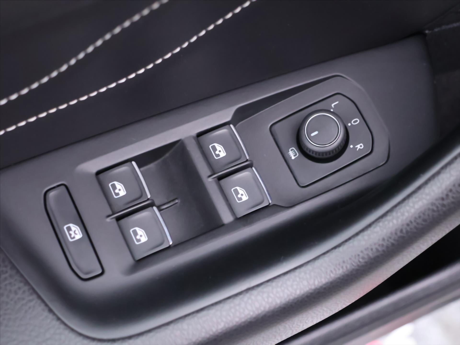 Volkswagen Passat Sedan / Limuzína 2,0 l 140 kw