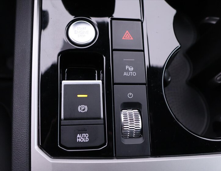 Volkswagen Touareg SUV / Terénní 3,0 l 210 kw