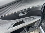 Peugeot 3008 SUV 1,2 l 96 kw