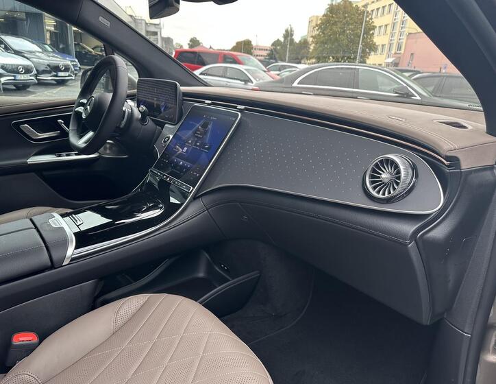 Mercedes-Benz EQE 16