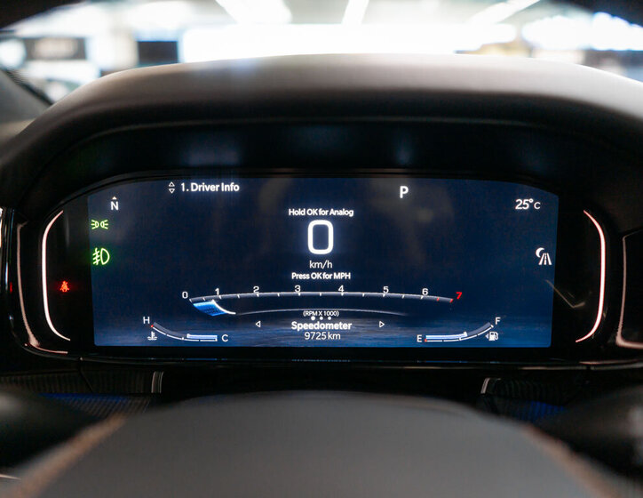 Jeep Grand Wagoneer SUV 6,4 l 351 kw