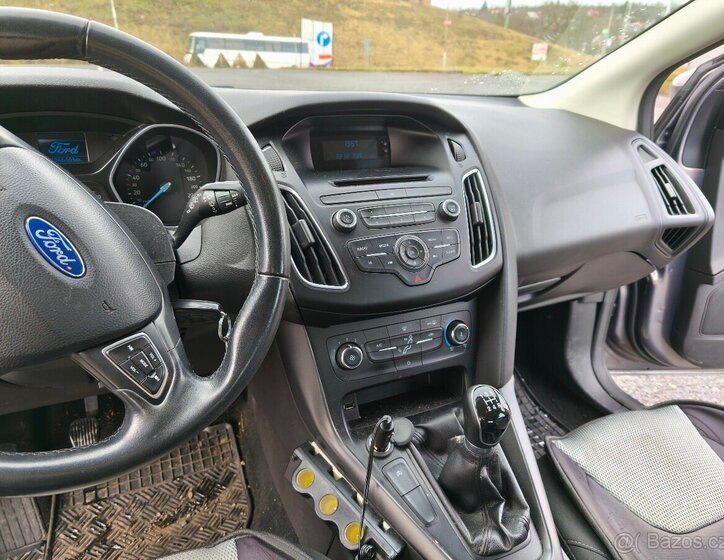 Ford Focus Hatchback 999,0 74 kw