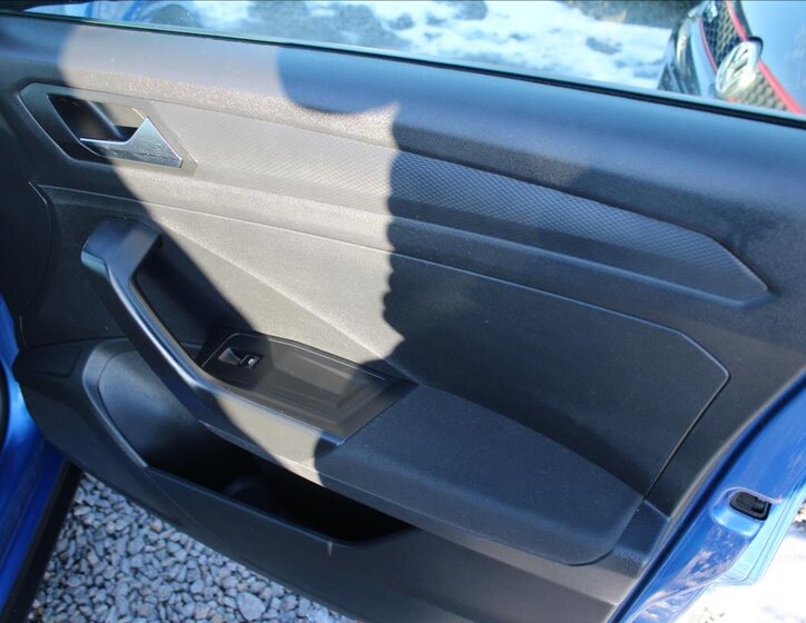 Volkswagen T-Roc SUV 1,6 l 85 kw