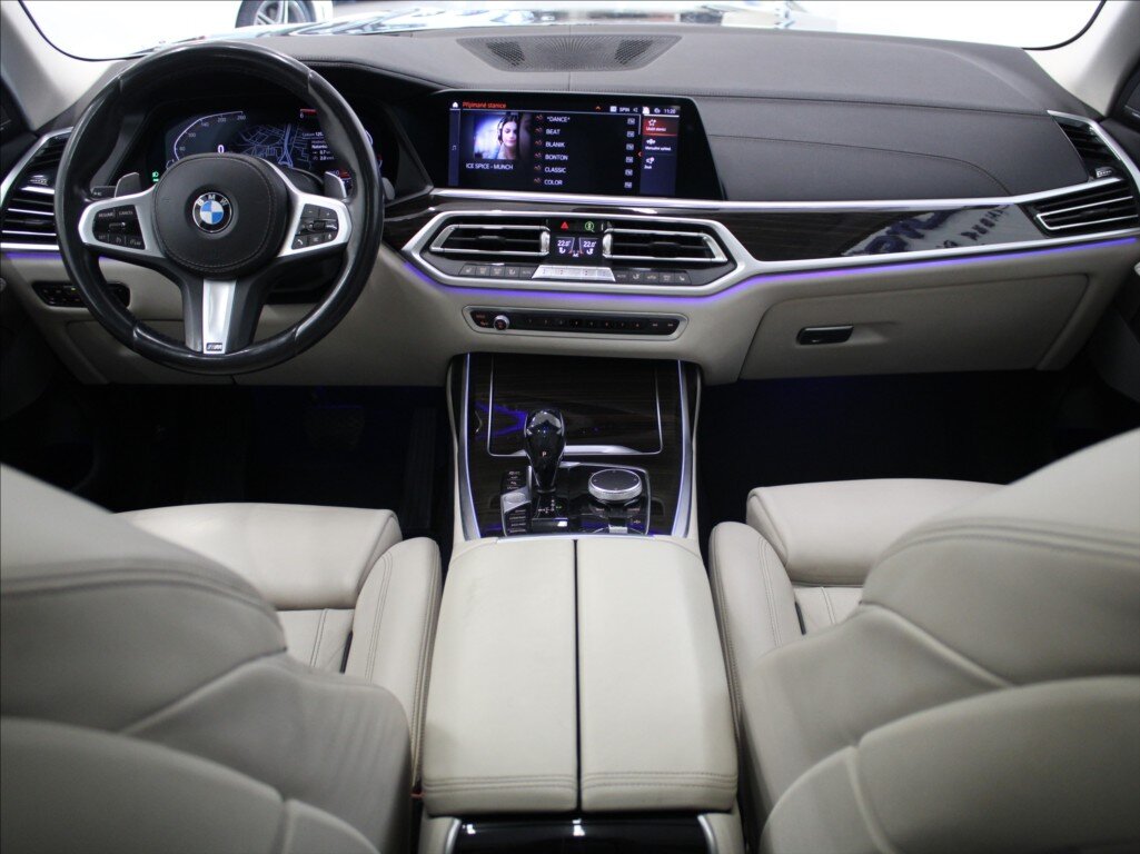 BMW X7 SUV / Terénní 3,0 l 195 kw