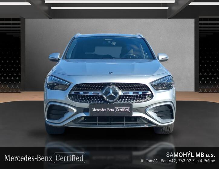 Mercedes-Benz GLA 8