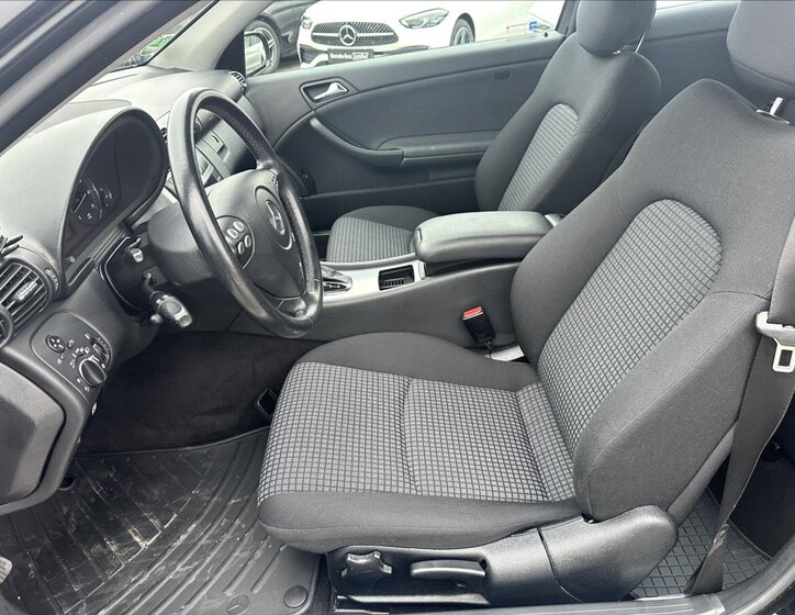 Mercedes-Benz Třídy C Kupé 1,8 l 120 kw